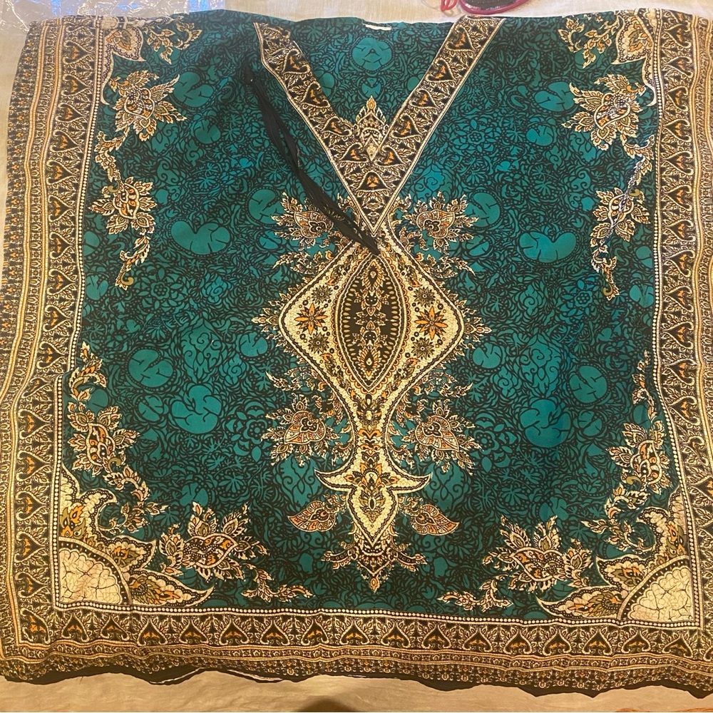 Elegant Green and Gold Patterned Kaftan